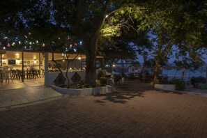 Breakfast, lunch, dinner served; Turkish cuisine 