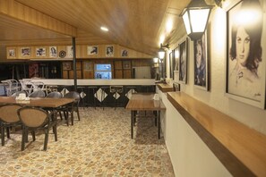 Breakfast, lunch, dinner served; Turkish cuisine  - Naz Beach Bungalow (Manavgat)