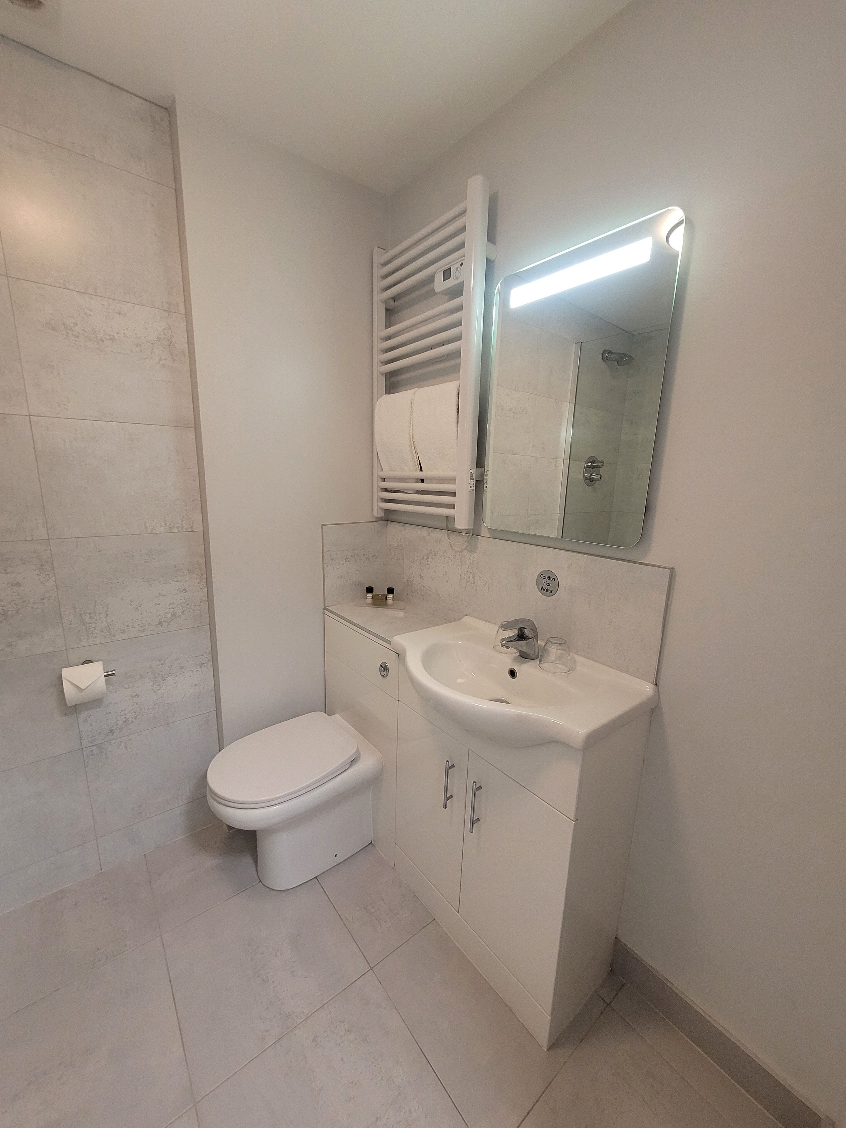 king superior room | bathroom | shower, free toiletries, hair dryer, towels