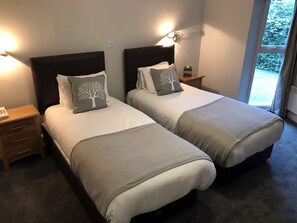 Standard Plus Twin Room - The Beeches Hotel and Leisure Club (Nottingham)