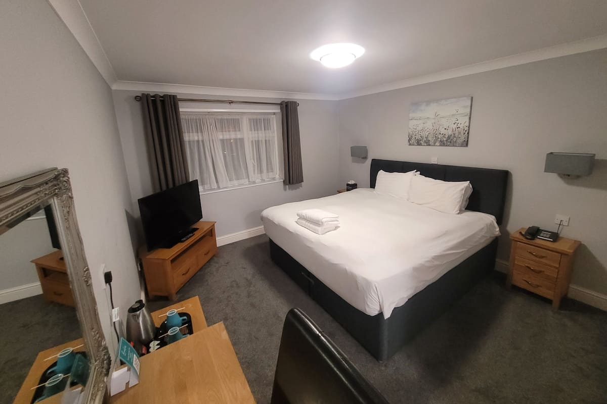 Doppia Superior | 1 camera, biancheria da letto ipoallergenica, una scrivania