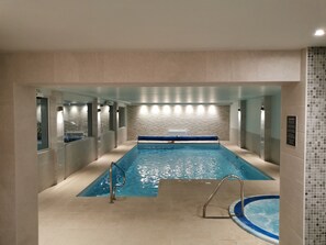Indoor pool - The Beeches Hotel and Leisure Club (Nottingham)
