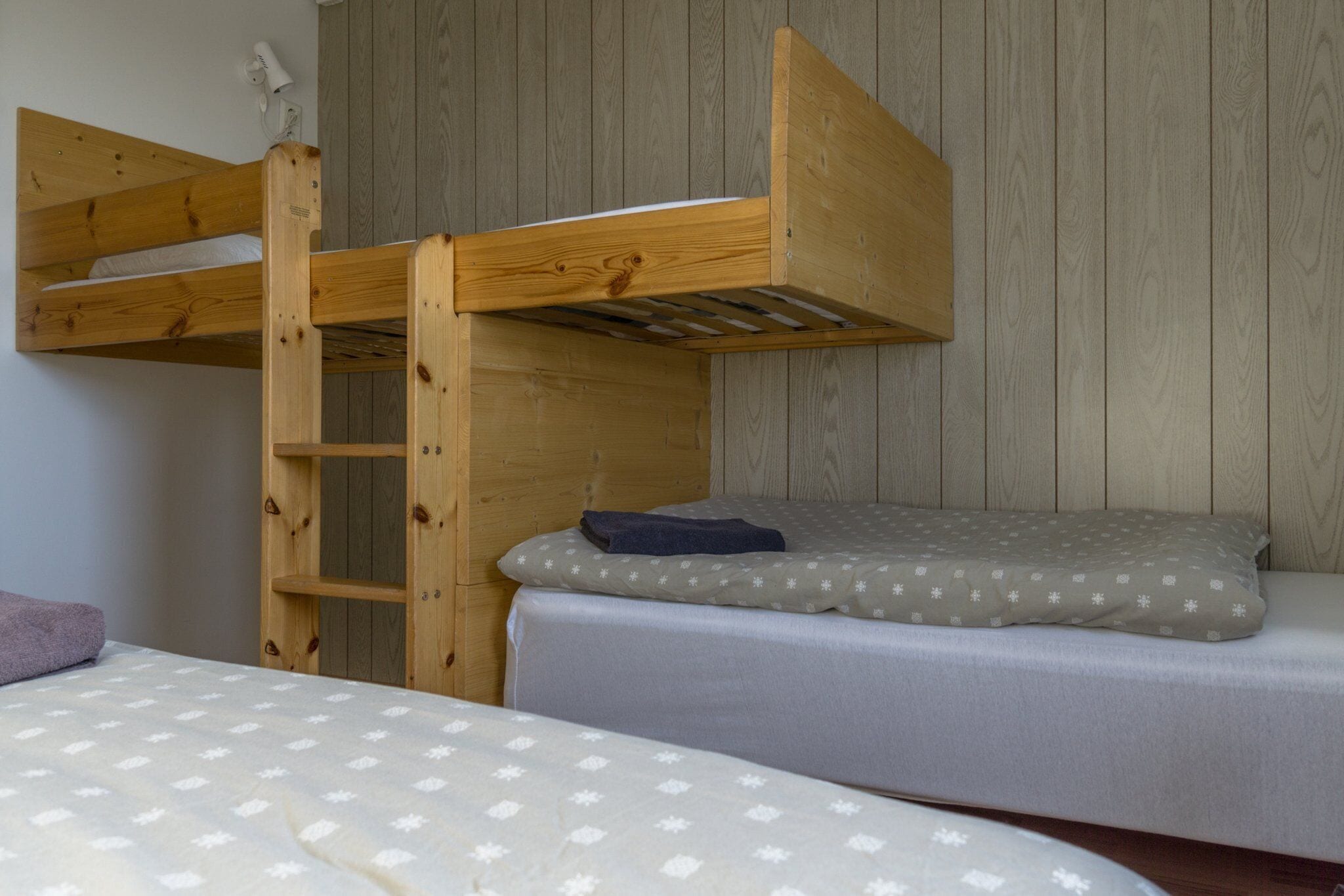Ropa de cama hipoalergénica, escritorio, cortinas opacas y wifi gratis