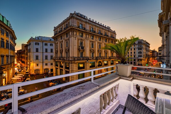 Executive Double Room, Balcony, City View | Egyptian cotton sheets, premium bedding, down duvets, memory-foam beds - THE ONE Boutique Hotel & SPA Rome (Rome)