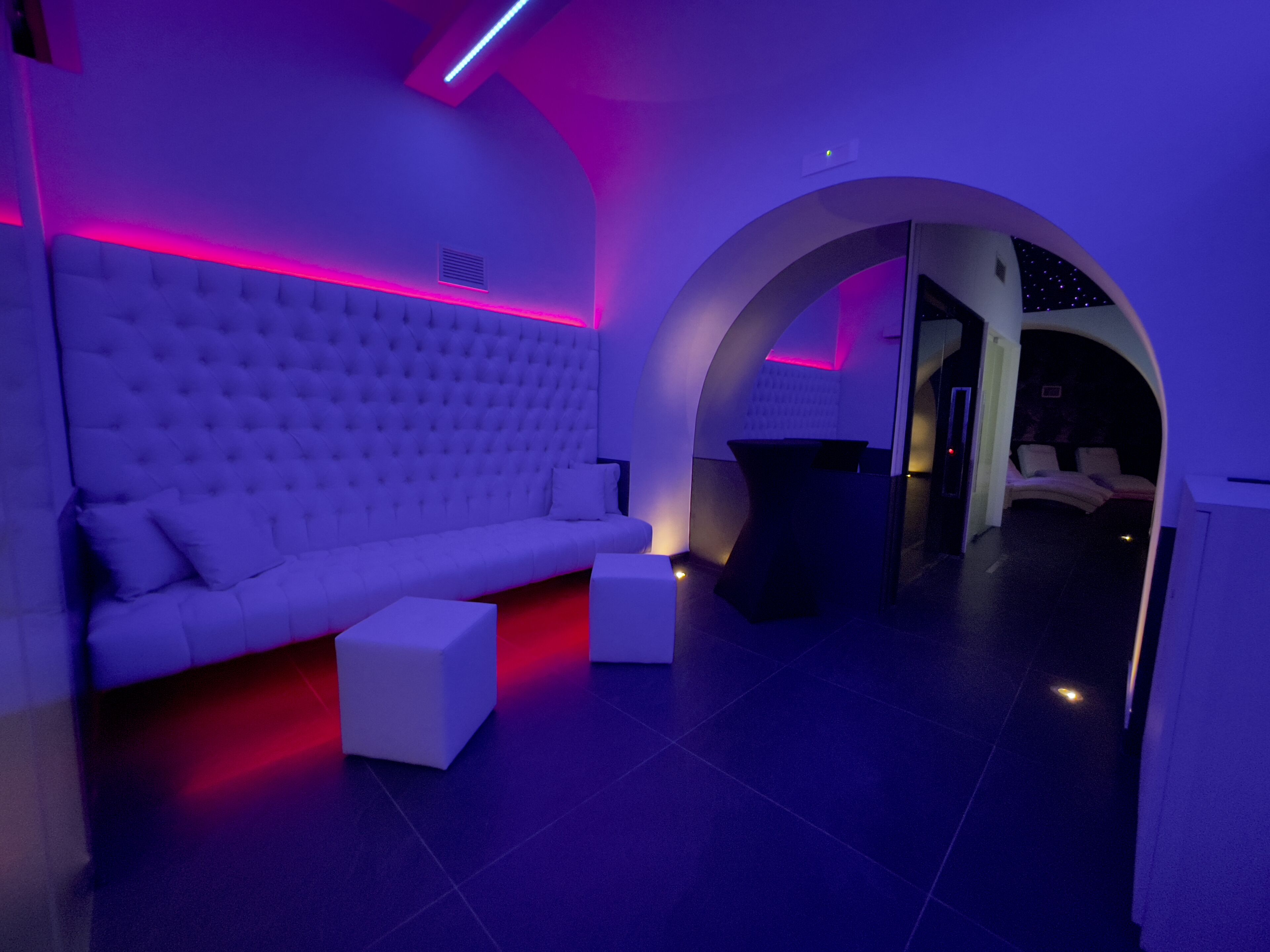 sauna, hot tub, steam room, massages