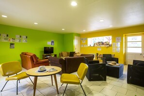 Kawasan tempat duduk lobi