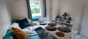 Mobil-home Essentiel | Ruang tamu | Meja ping pong 