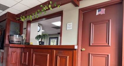Highlander Inn Cleveland Beachwood Near I-480