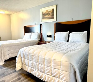 Room, 1 Double Bed, Non Smoking - Highlander Inn Cleveland Beachwood Near I-480 (Warrensville Heights)
