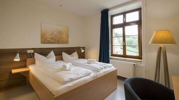 Tweepersoonskamer | Luxe beddengoed, een bureau, een strijkplank/strijkijzer, gratis wifi