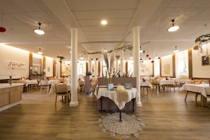 Lunch and dinner served, local cuisine