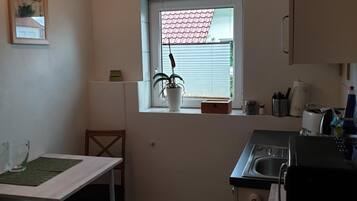 Kochgeschirr/Geschirr/Besteck