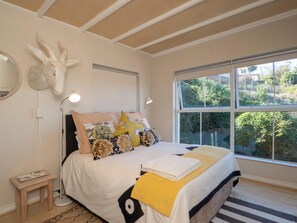 Cofres nos quartos, individualmente decorados