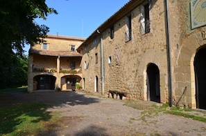 Front of property - Hostal Falgars (La Pobla de Lillet)