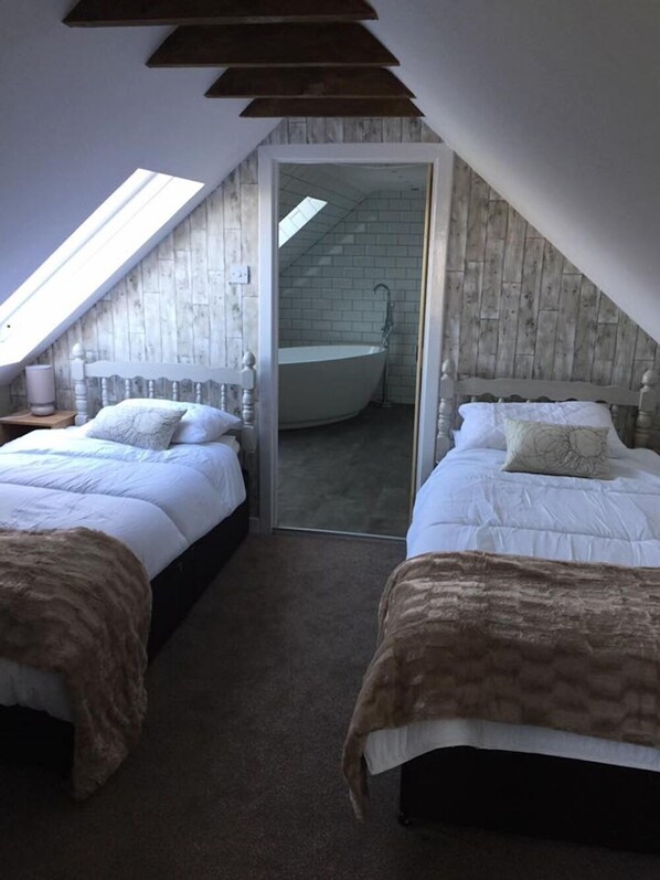 2 habitaciones, tabla de planchar con plancha y wifi gratis 