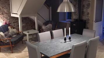 Cottage, 2 Bedrooms | Living room | Flat-screen TV, DVD player