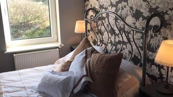 Cottage, 2 Bedrooms | 2 bedrooms, iron/ironing board, free WiFi, bed sheets