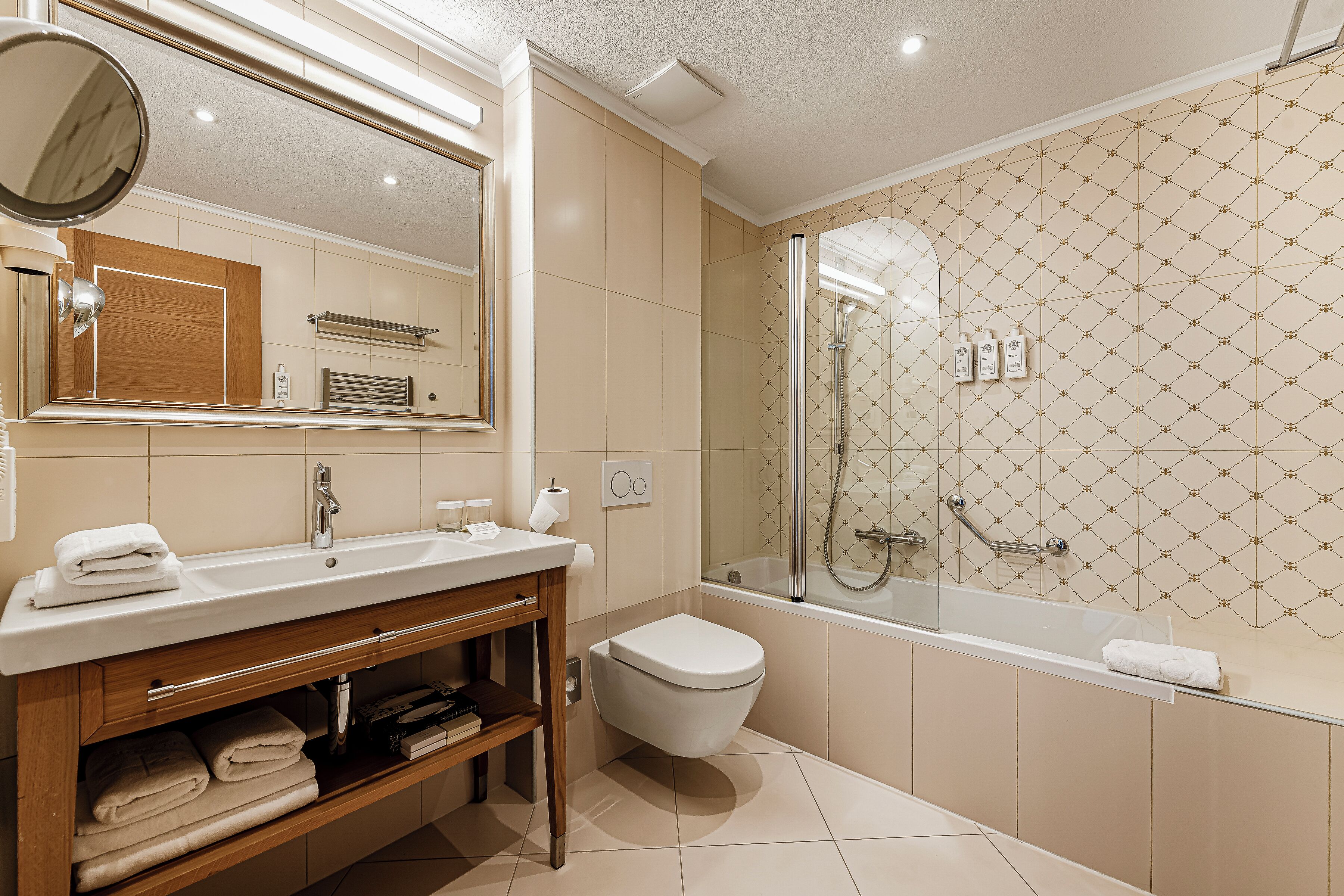 Luxury Apartment, 2 Bedrooms, Balcony, Sea View | Bathroom