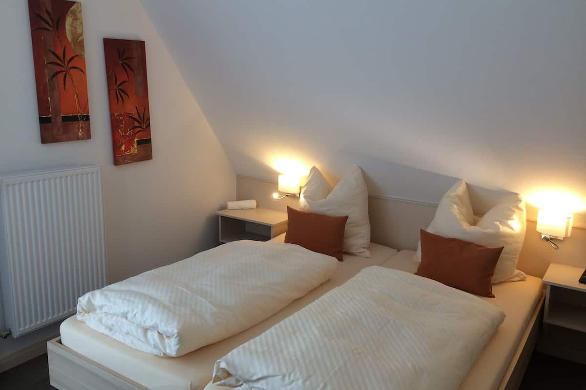 Double Room (7)