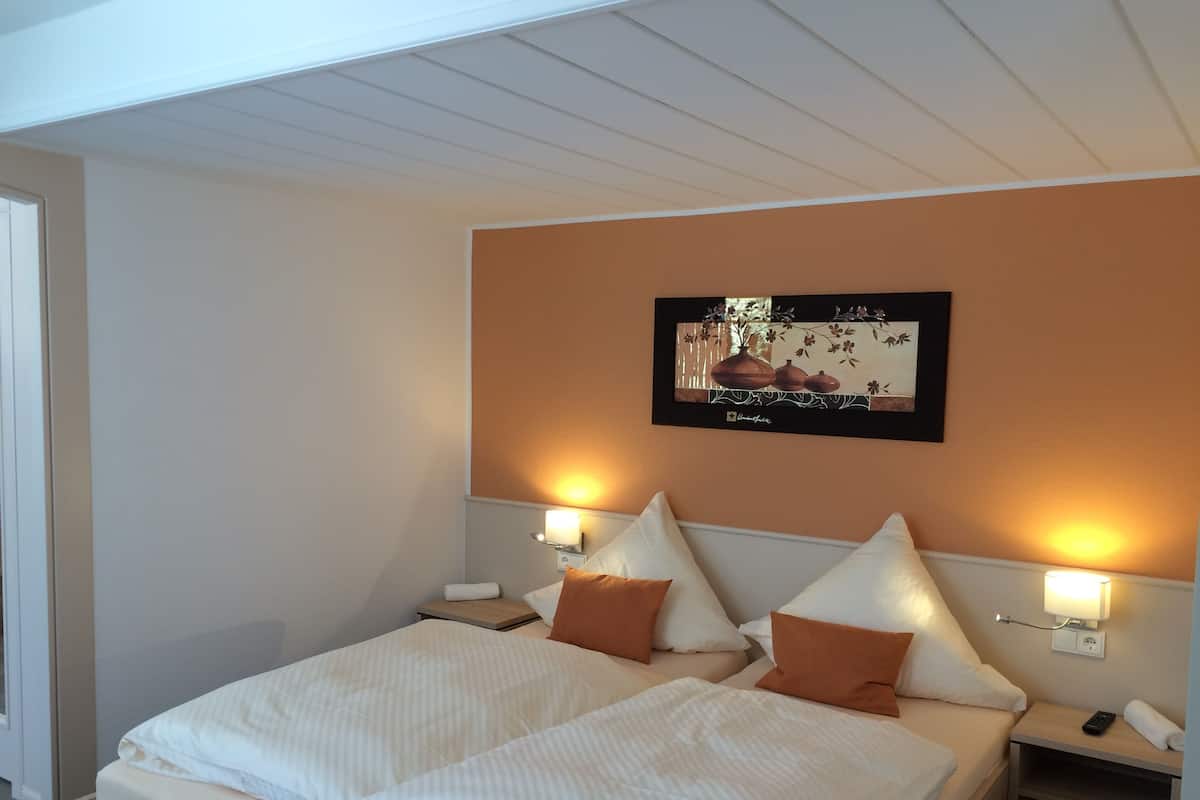 Double Room (4)