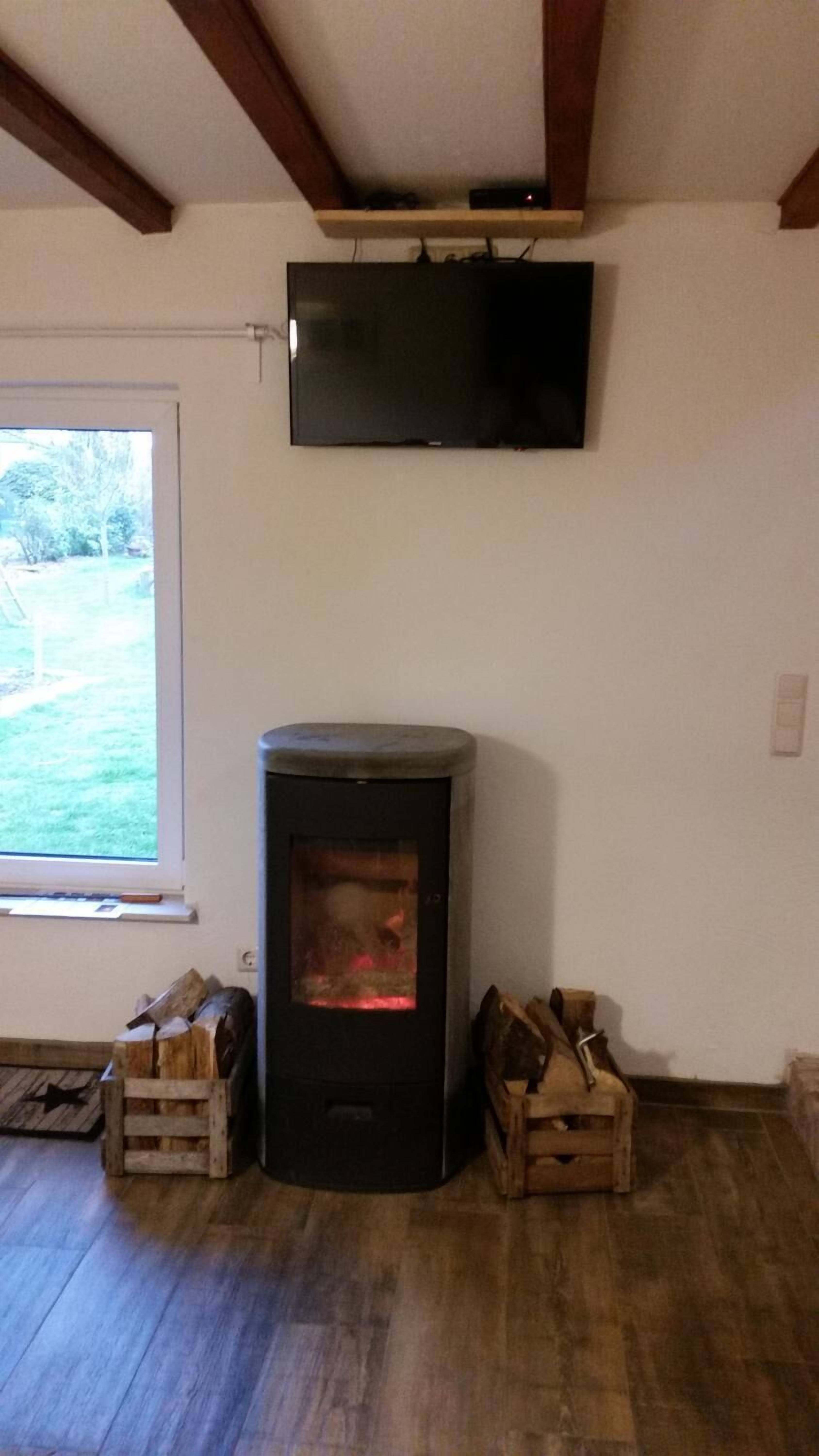 LED 液晶電視、 DVD 播放機