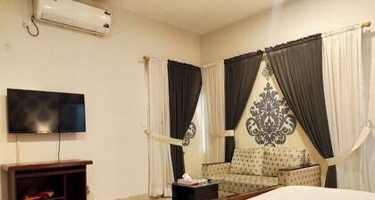 Livin Hub Guest House