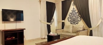 Livin Hub Guest House