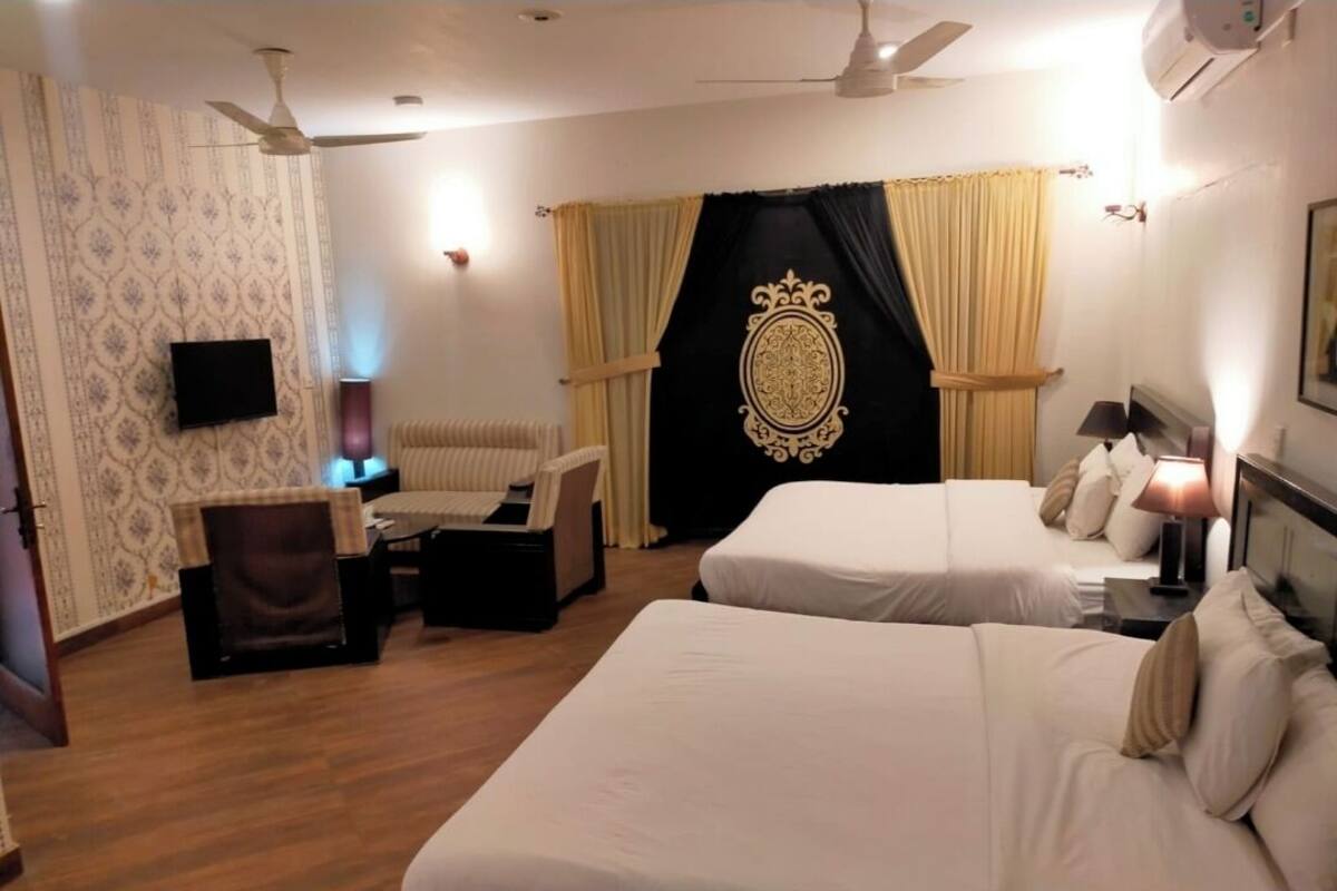 Executive Double Room | 3 bedrooms, minibar, desk, iron/ironing board