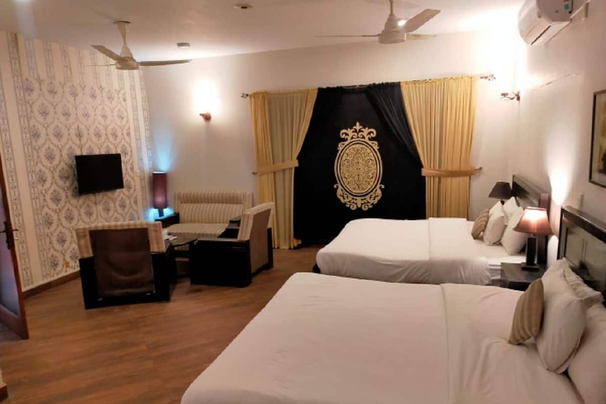 Quarto casal executivo | 3 quartos, frigobar, escrivaninha, espaço de trabalho para notebook