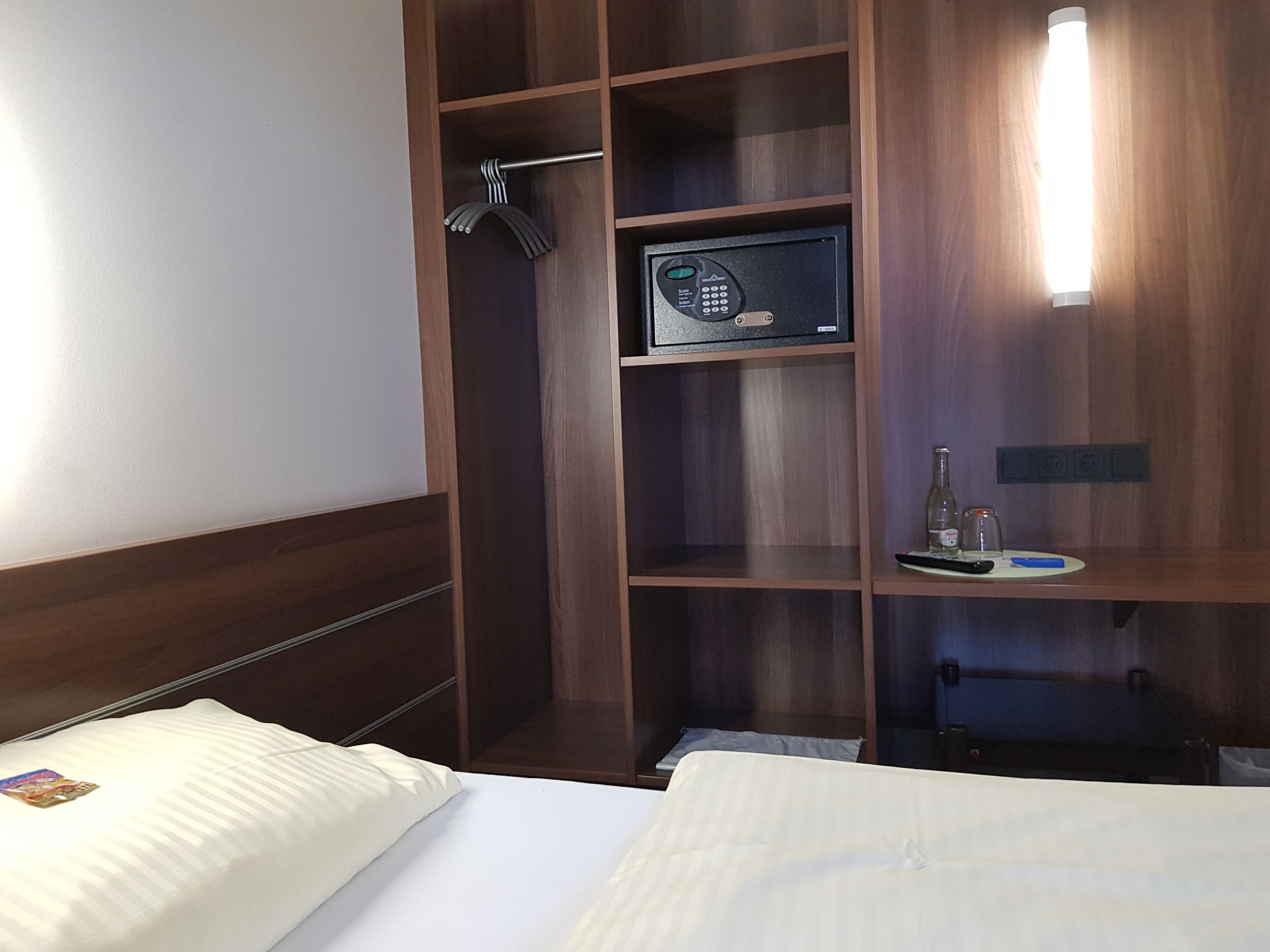 In-room safe, desk, soundproofing, free WiFi