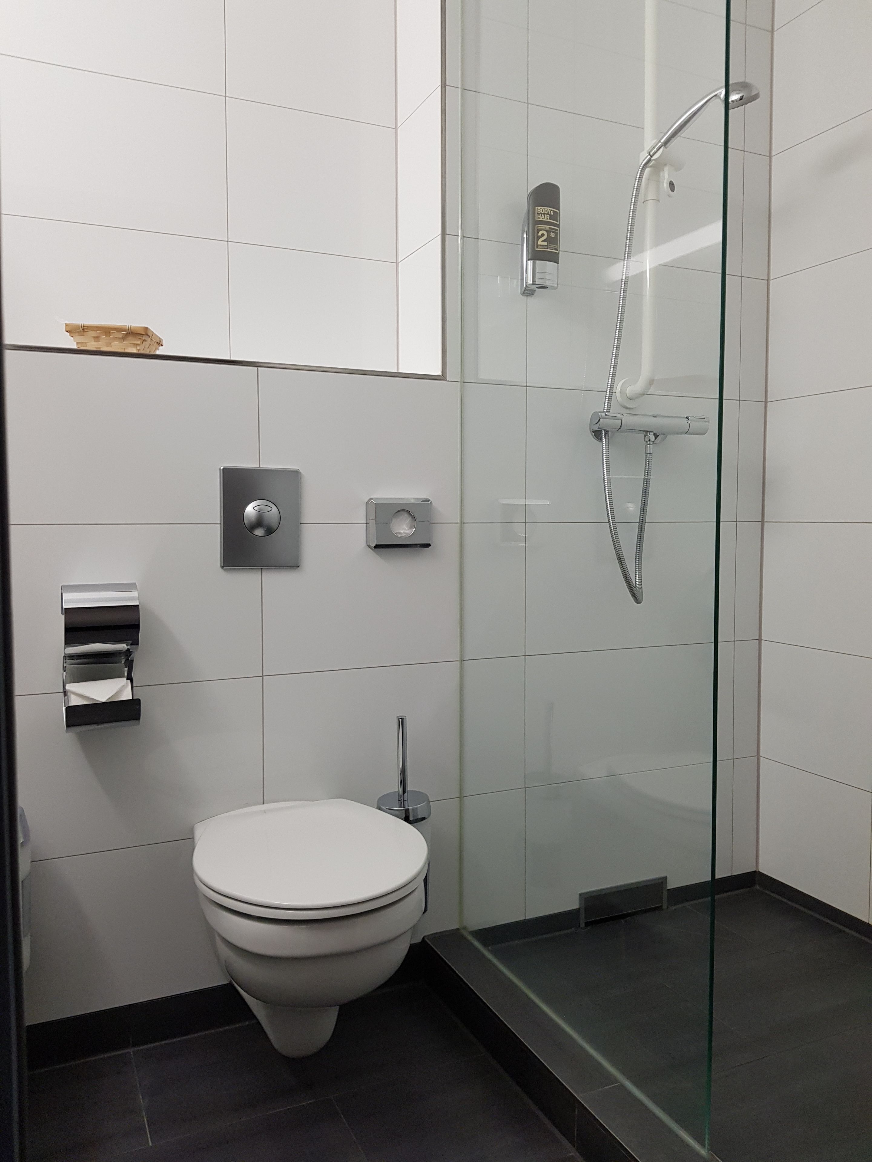 double room | bathroom | shower, free toiletries, hair dryer, towels