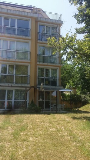 Front of property - Studio Tony (Byala)