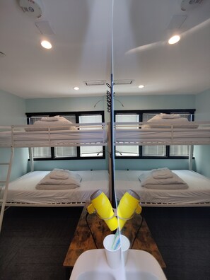 Habitación individual superior, dormitorio mixto, no fumadores, baño privado | Ropa de cama hipoalergénica y edredones de plumas