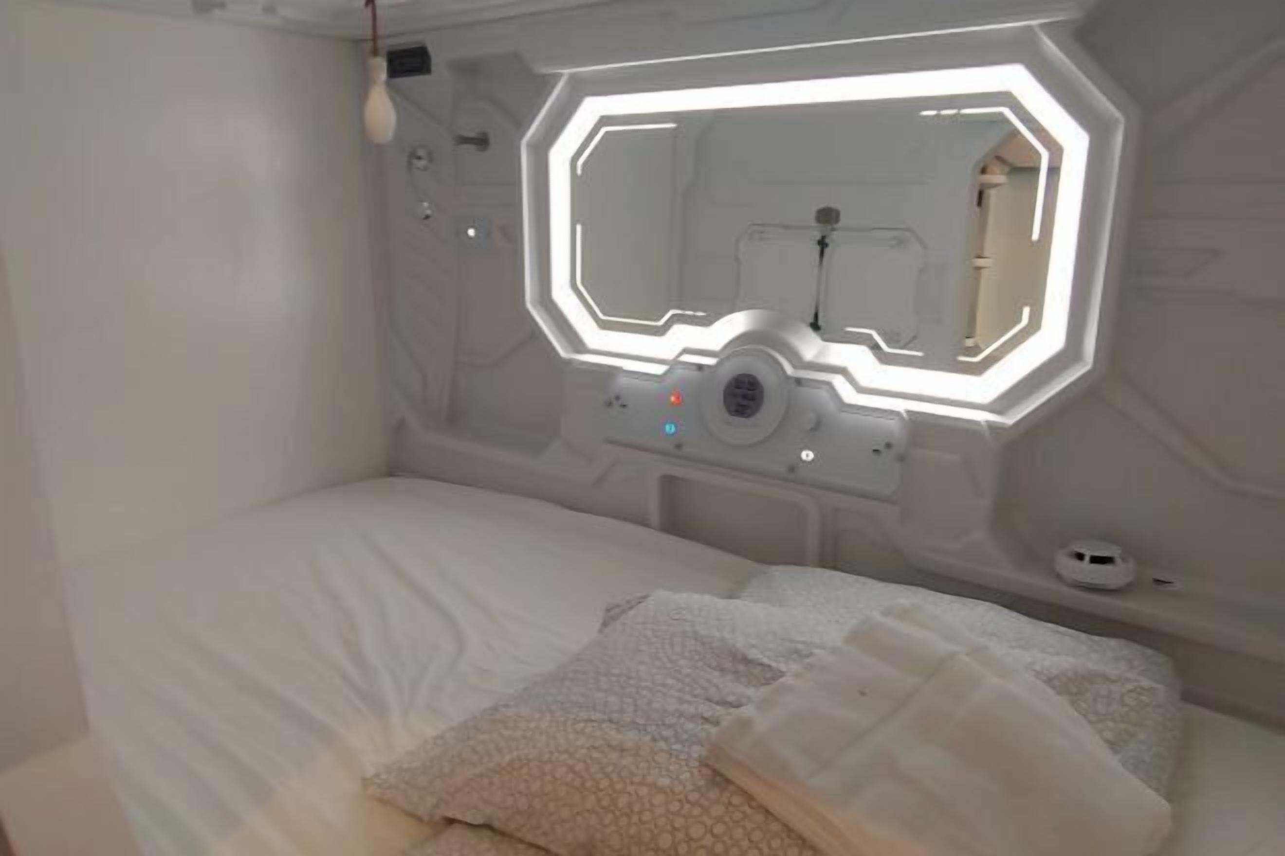 저자극성 침구, 오리/거위털 이불, 메모리폼 침대, 각각 다른 스타일의 인테리어