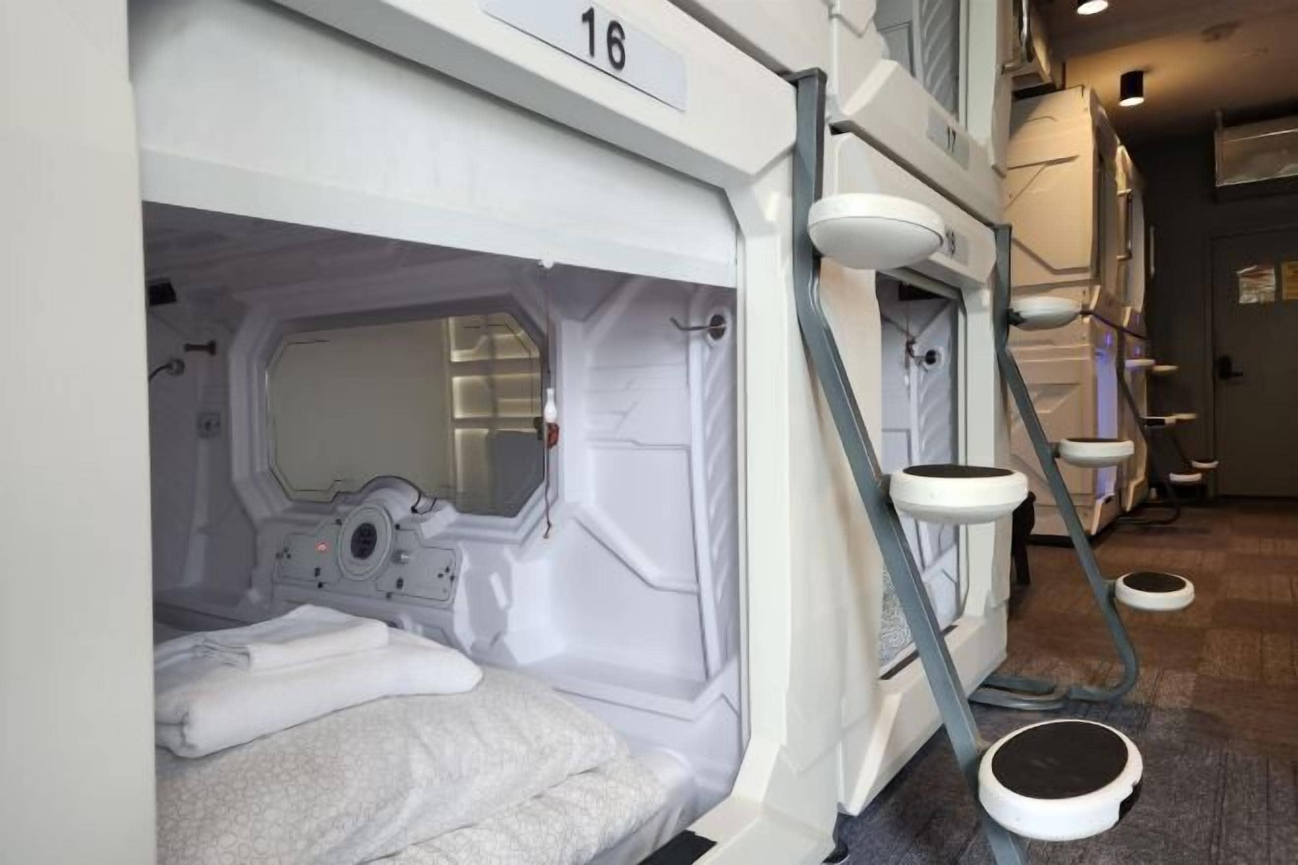 저자극성 침구, 오리/거위털 이불, 메모리폼   침대, 각각 다른 스타일의 인테리어