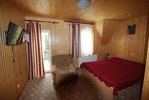 In-room safe, desk, free WiFi, bed sheets - Zelenaj Dacha (Drahobrat)