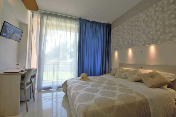 Deluxe Double Room, Terrace (Camerota)