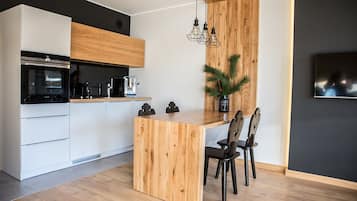 Apartment, Balkon (Horn) | Eigene Küche | Großer Kühlschrank, Mikrowelle, Ofen, Herdplatte