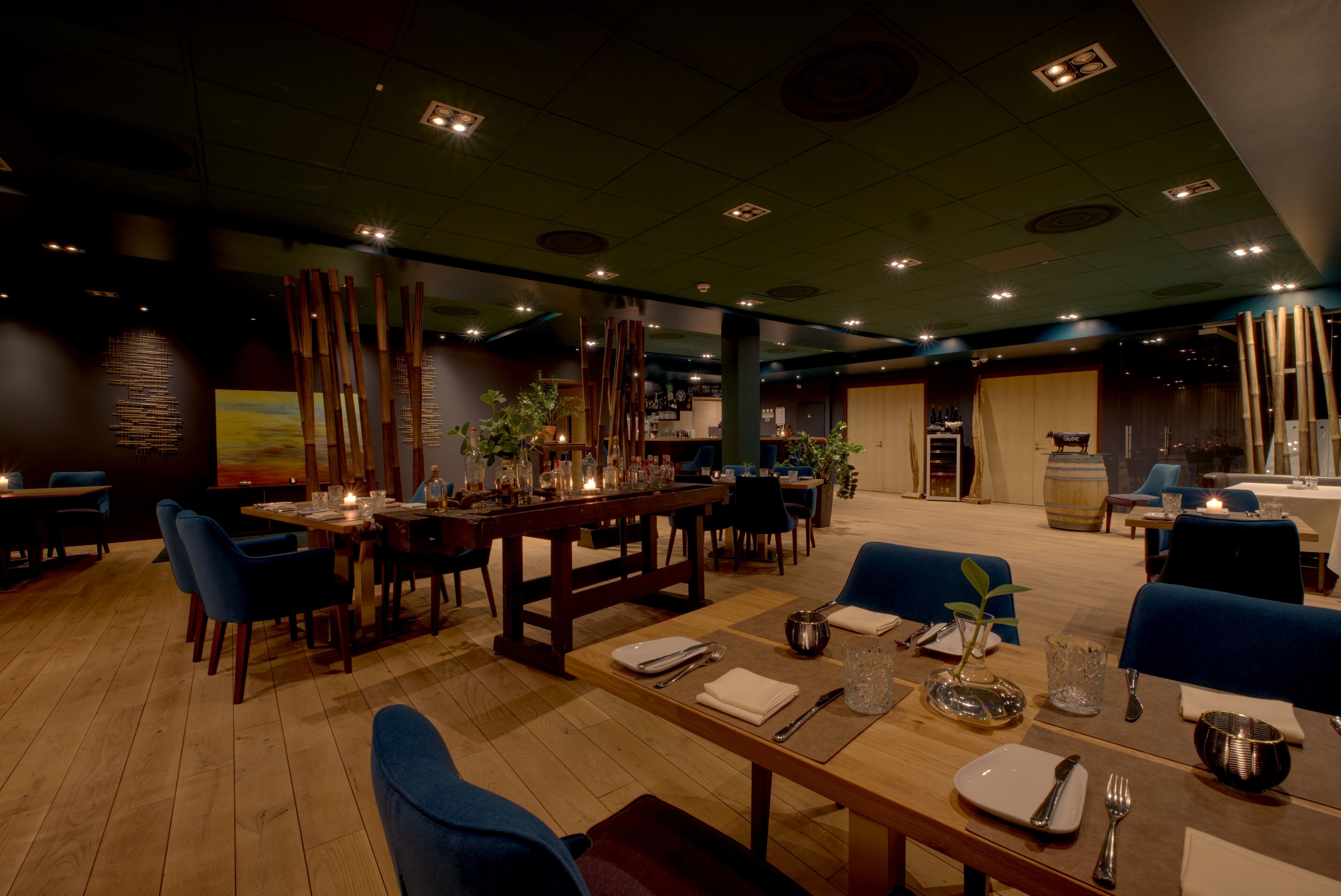 lunch and dinner served, regional cuisine