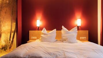 Doppelzimmer (Stadtzimmer) | Minibar, Zimmersafe, Schreibtisch, schallisolierte Zimmer