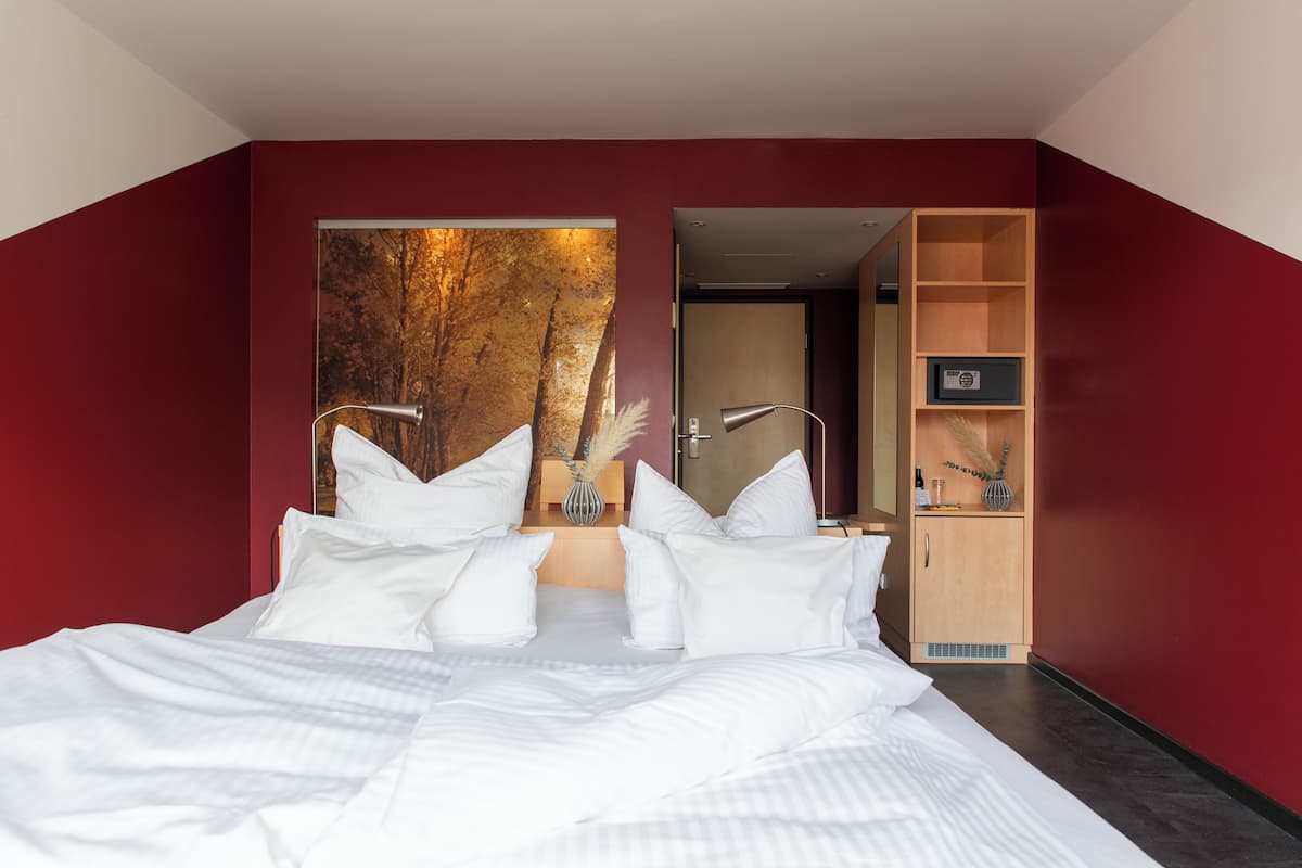 Habitació doble (Bachzimmer) | Minibar, caixa forta a l'habitació i escriptori