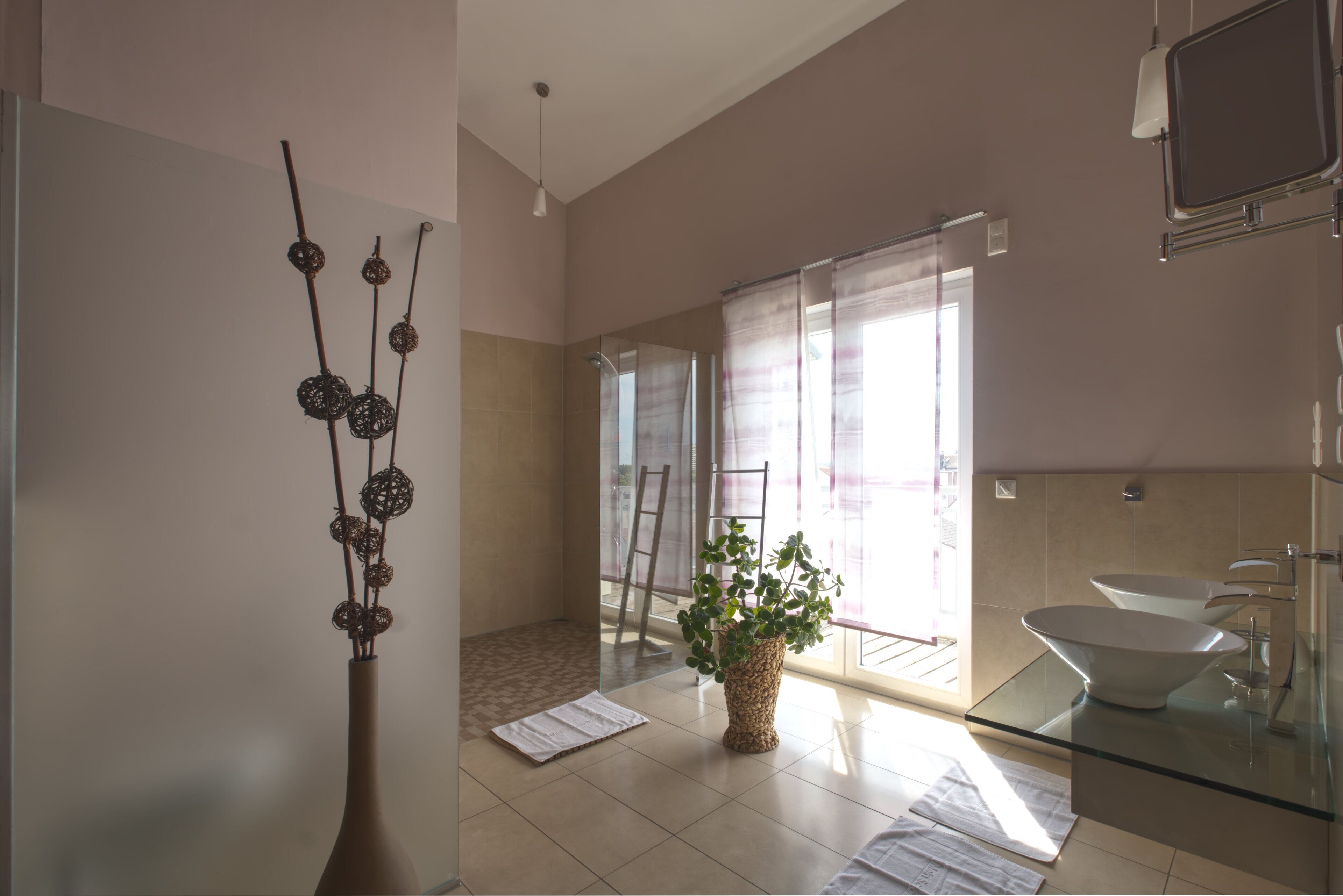 suite (abendrot) | minibar, in-room safe, desk, soundproofing