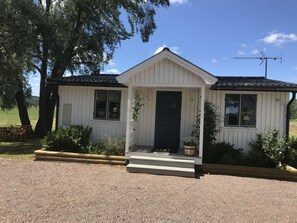 Front of property - Tössestugan (Tösse)