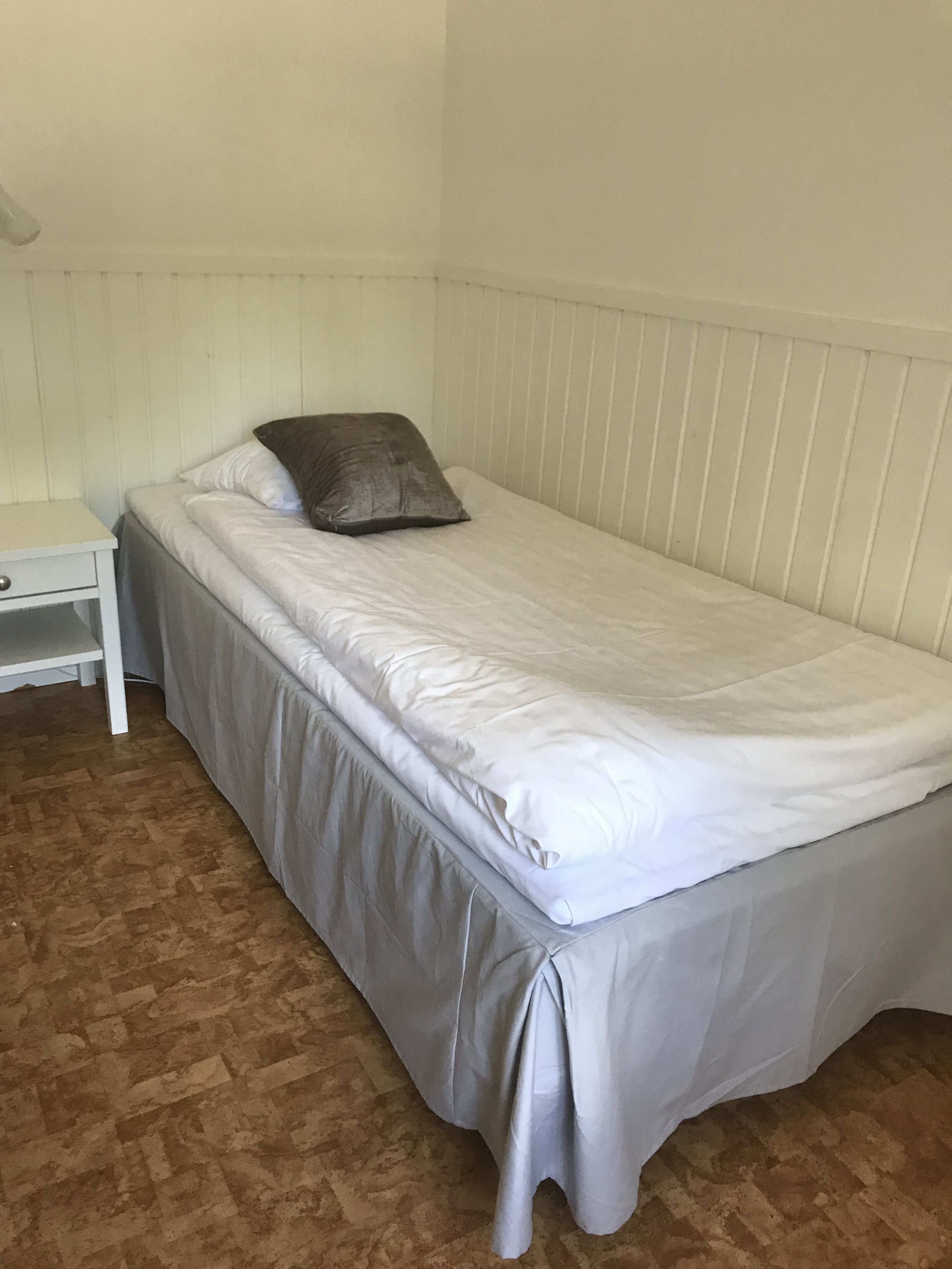 Cottage | 2 bedrooms, individually decorated, individually furnished