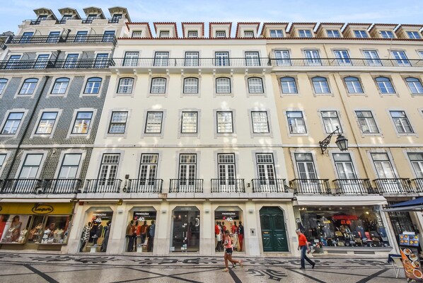 Front of property - Augusta Residence Apartments (Lisbon)