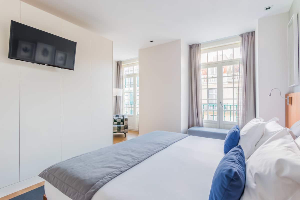 1 bedroom, in-room safe, individually decorated, desk