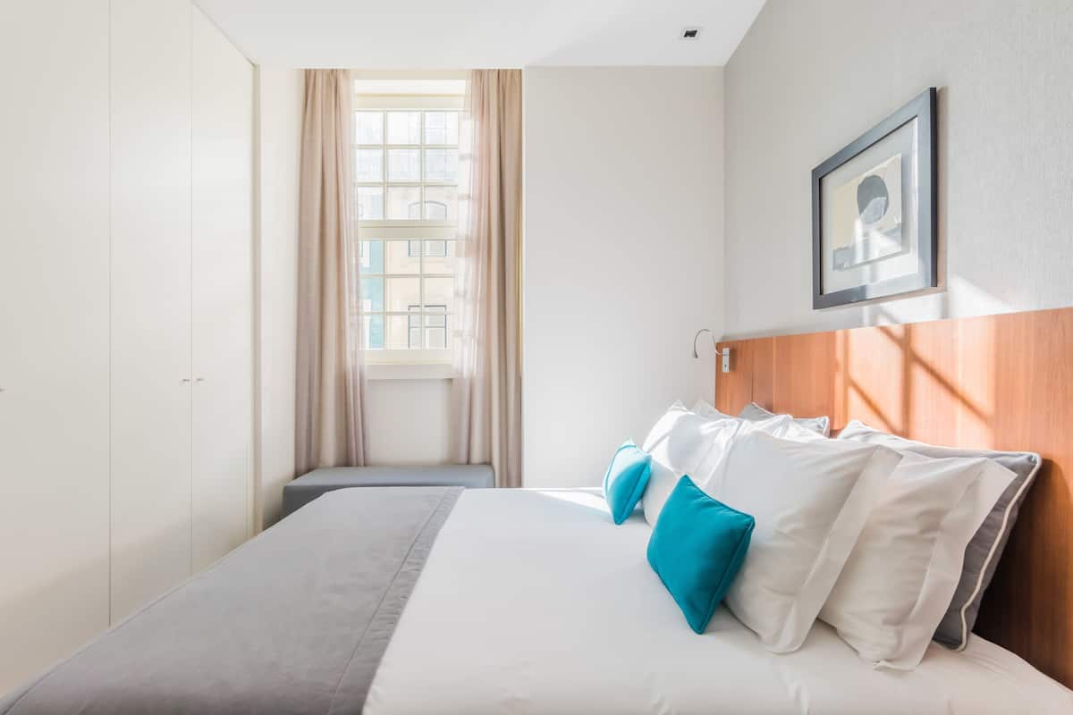 1 bedroom, in-room safe, individually decorated, desk