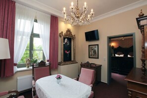 Suite | Soundproofing, free WiFi - Pension & Weinstube Hofgärtnerei (Altenburg)