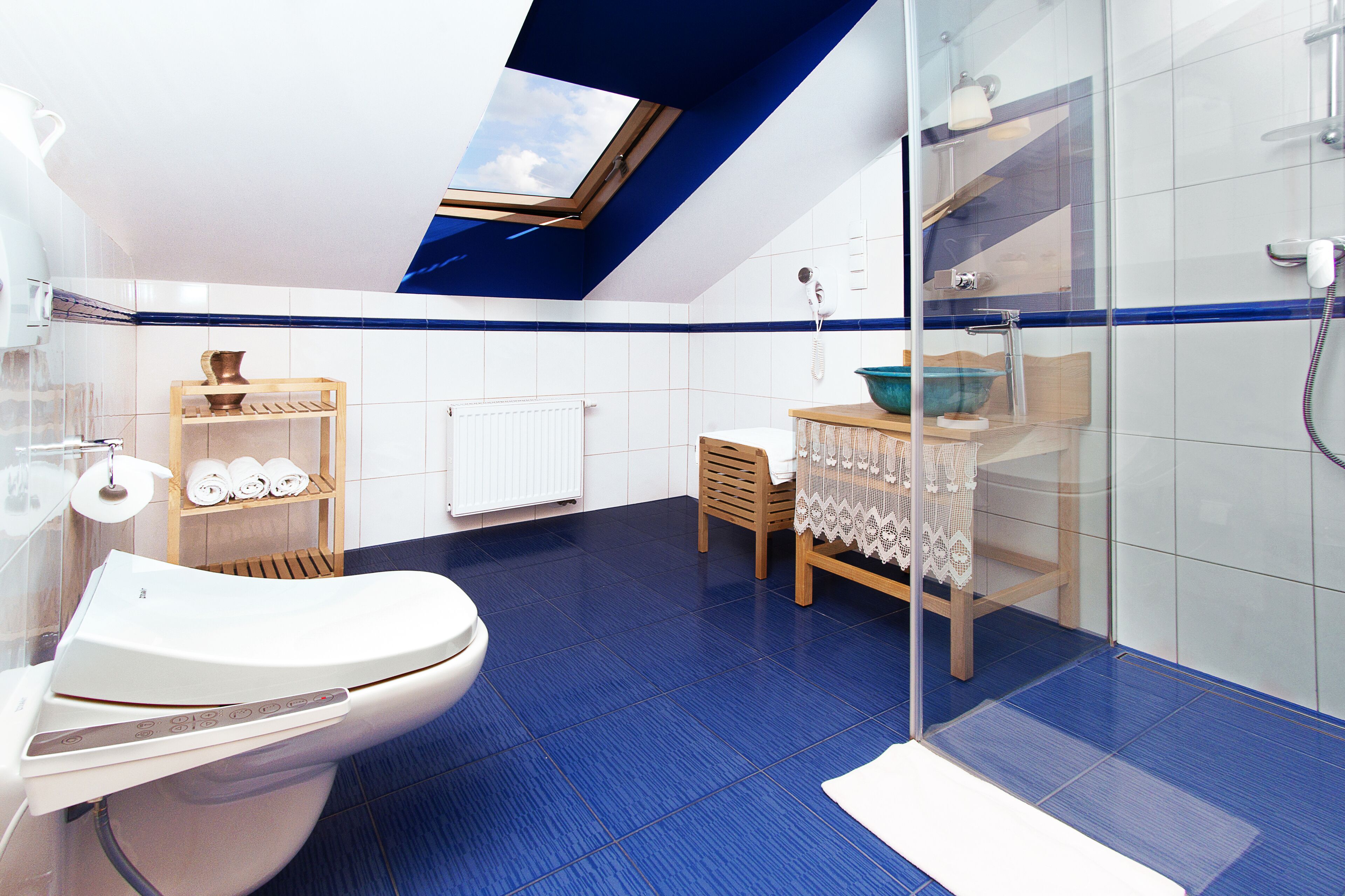 superior apartment | bathroom | free toiletries, hair dryer, bathrobes, slippers