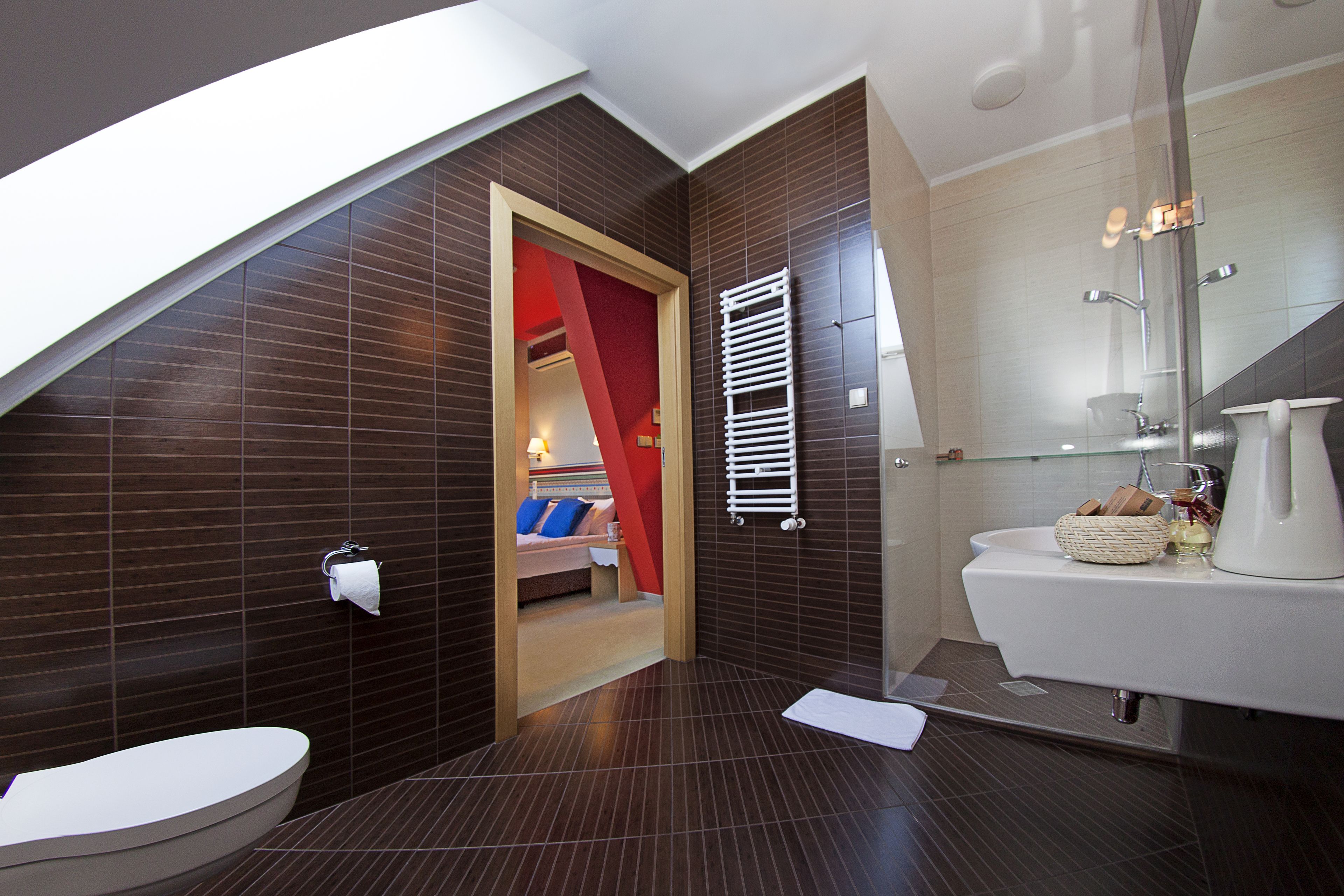 standard double room, 1 double bed | bathroom | free toiletries, hair dryer, bathrobes, slippers